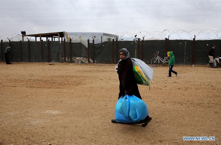 Ben trong trai ti nan danh cho nguoi Syria o Jordan-Hinh-3